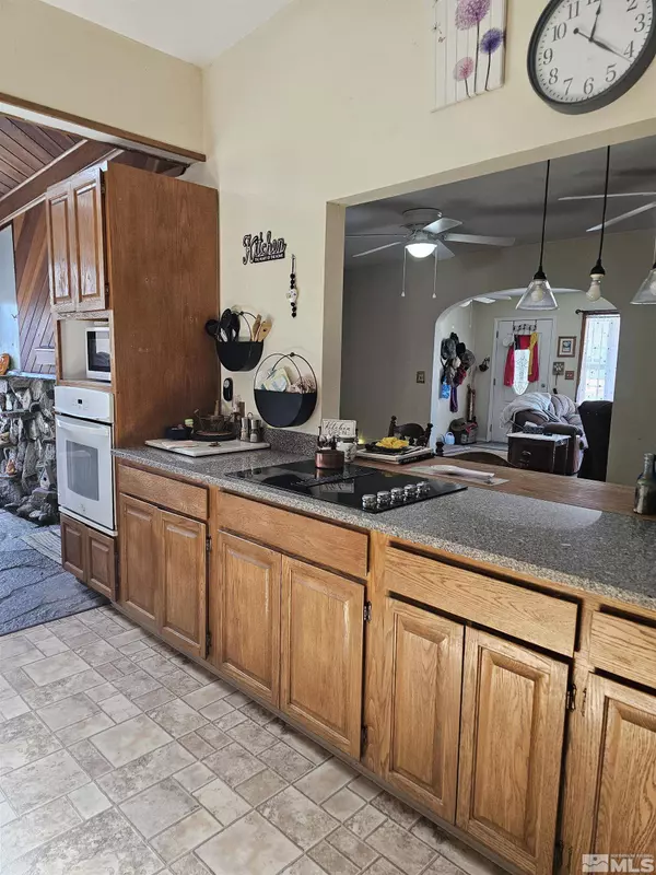 864 K st, Hawthorne, NV 89415