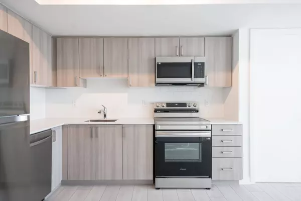 556 Marlee AVE #605, Toronto W04, ON M6B 0B1