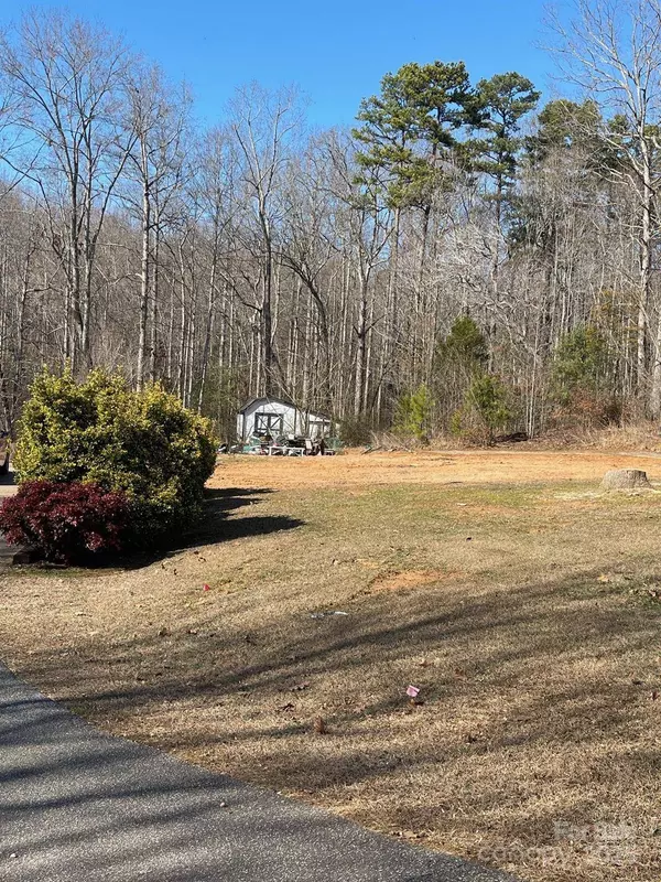 2637 and 2651 10th Avenue LN NE, Hickory, NC 28601