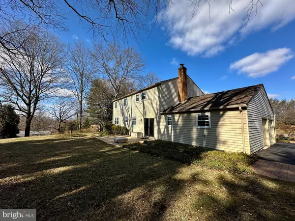 1524 HIGH MEADOW LN, West Chester, PA 19380