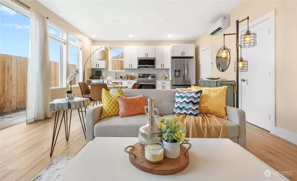 8616 37th AVE S, Seattle, WA 98118