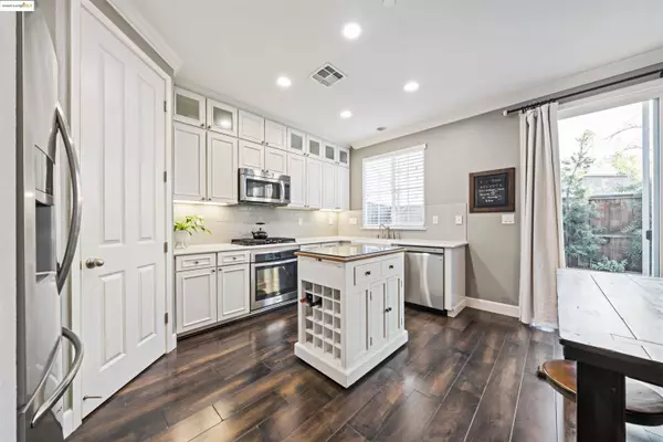 246 Ladybug Ln, Martinez, CA 94553