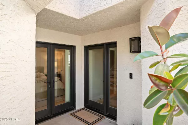 2430 E PALO VERDE Drive, Phoenix, AZ 85016