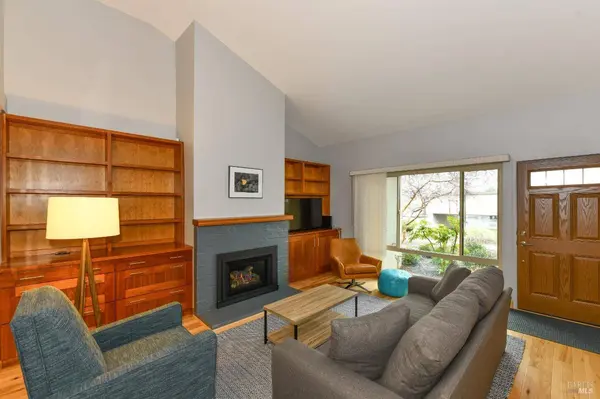 953 Mariposa LN, St. Helena, CA 94574