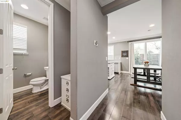 246 Ladybug Ln, Martinez, CA 94553