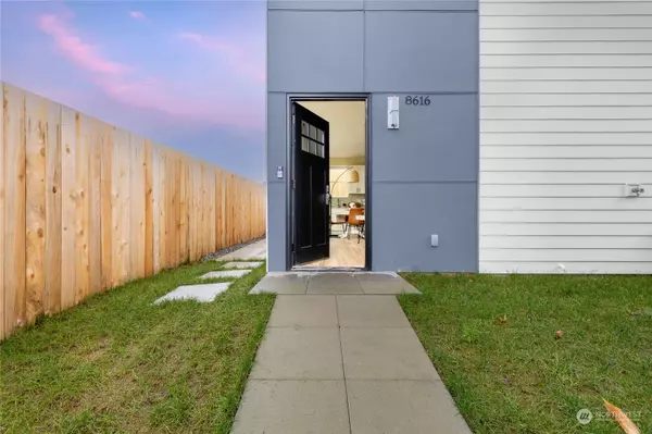 8616 37th AVE S, Seattle, WA 98118