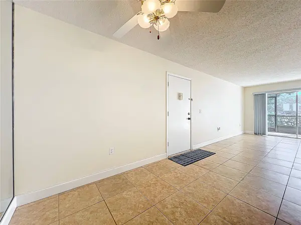 3273 BENEVA RD #101, Sarasota, FL 34232