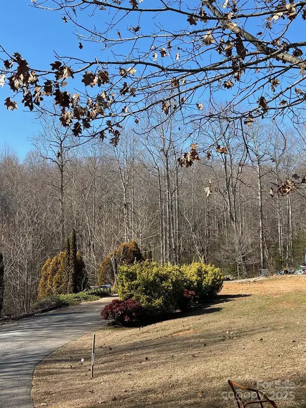 2637 and 2651 10th Avenue LN NE, Hickory, NC 28601