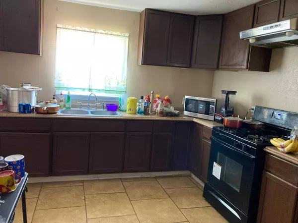 260 S Santa Ana AVE, Modesto, CA 95354