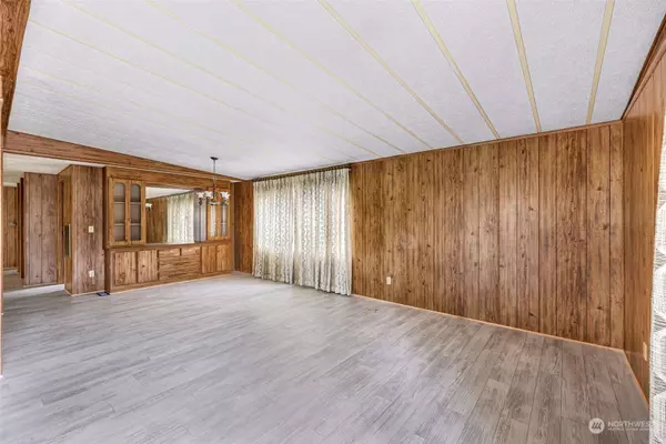 425 Chuckanut DR #16, Bellingham, WA 98229