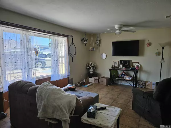 864 K st, Hawthorne, NV 89415