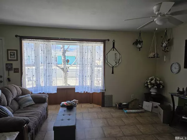 864 K st, Hawthorne, NV 89415