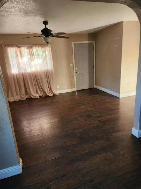 260 S Santa Ana AVE, Modesto, CA 95354