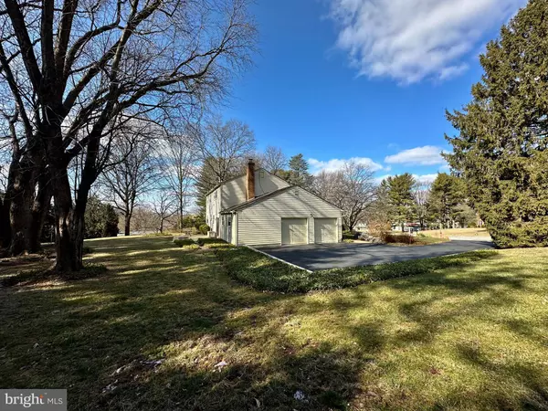 1524 HIGH MEADOW LN, West Chester, PA 19380