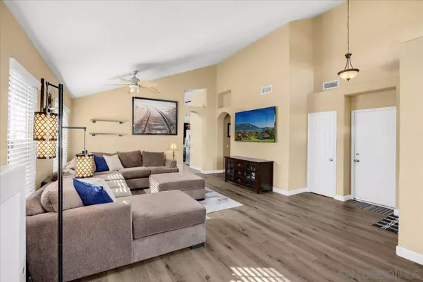 25277 Via Las Lomas, Murrieta, CA 92562