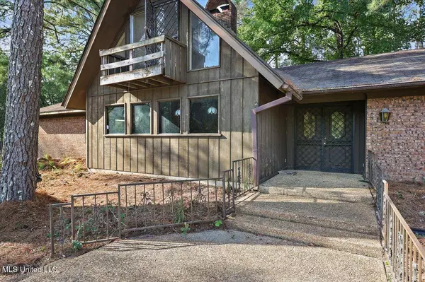 121 Yorkshire, Jackson, MS 39212