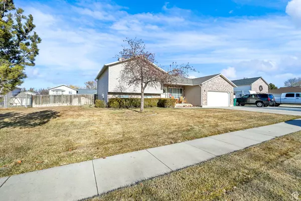 3002 W 4475 S, Roy, UT 84067
