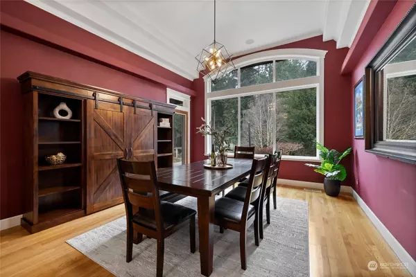 1041 Makah PL, Fox Island, WA 98333