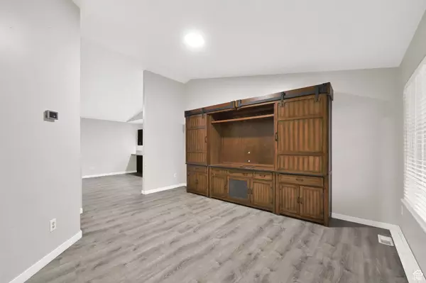 3002 W 4475 S, Roy, UT 84067