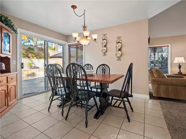 21611 Newton CT, Saugus, CA 91350