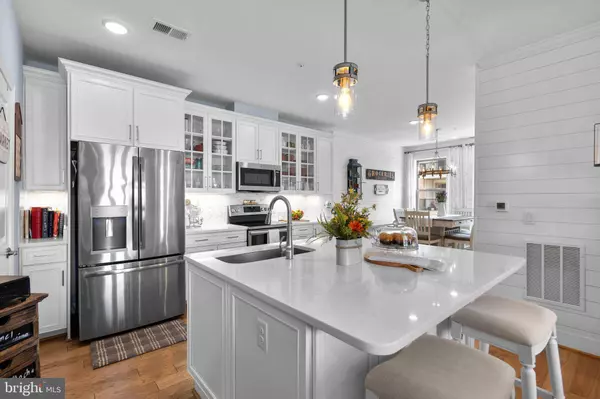 23631 HAVELOCK WALK TER #207, Ashburn, VA 20148