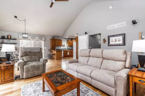 12A86 Roosevelt Lane, Apple River, IL 61001