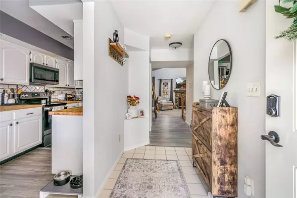 18 Spruce Ridge DR, Fishkill, NY 12524