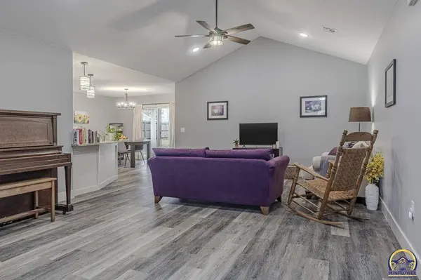 307 Snyder Dr, St George, KS 66535