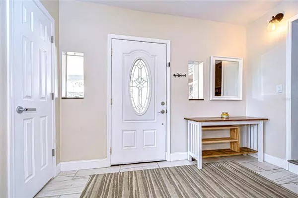 801 TIMBER POND DR, Brandon, FL 33510