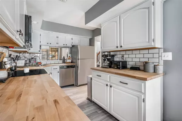 18 Spruce Ridge DR, Fishkill, NY 12524