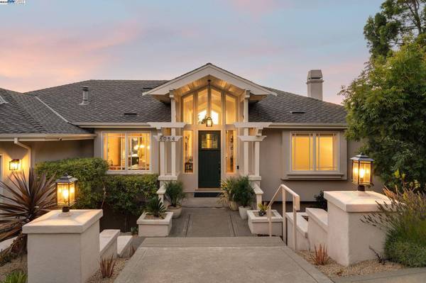 6054 Fairlane Dr, Oakland, CA 94611