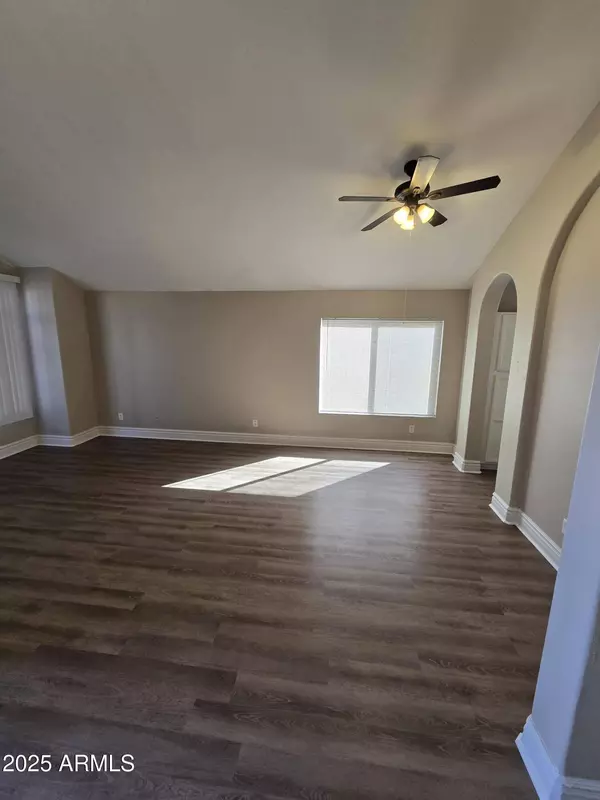 849 W SPUR Avenue, Gilbert, AZ 85233