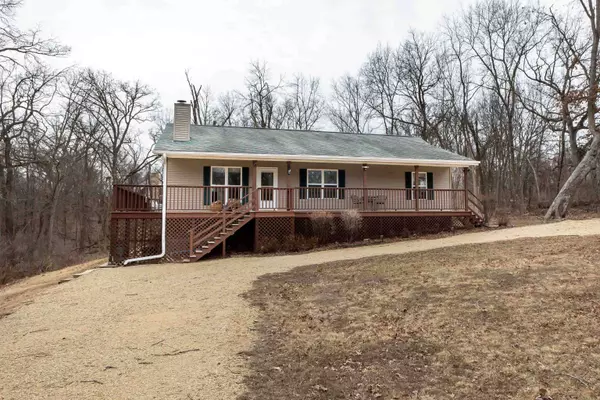 12A86 Roosevelt Lane, Apple River, IL 61001