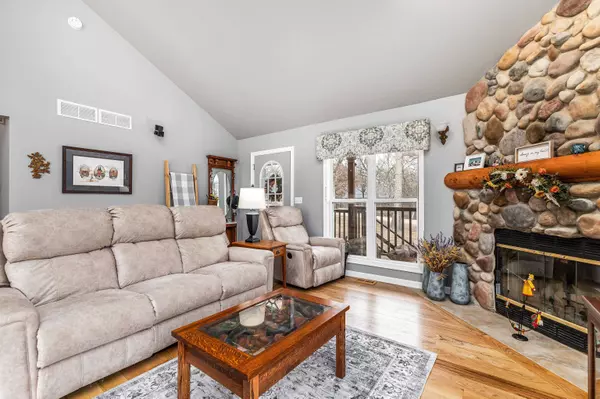 12A86 Roosevelt Lane, Apple River, IL 61001