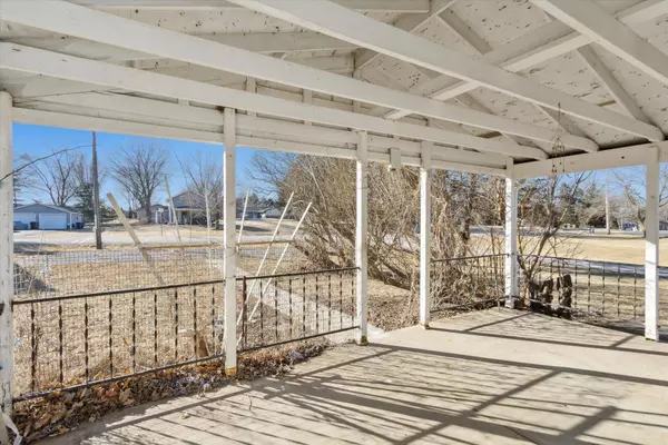 904 E Webb Street, Davis, IL 61019