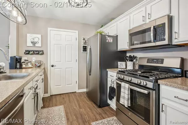 3072 KNEELAND Circle, Howell, MI 48843