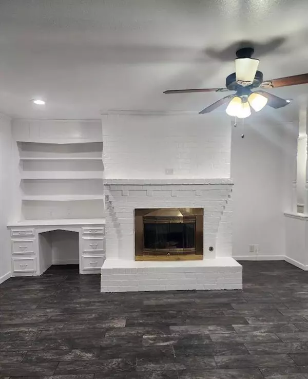 1911 College Street, Gainesville, TX 76240