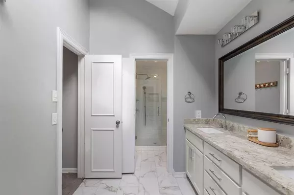 18 Rosedale Brook CT, The Woodlands, TX 77381