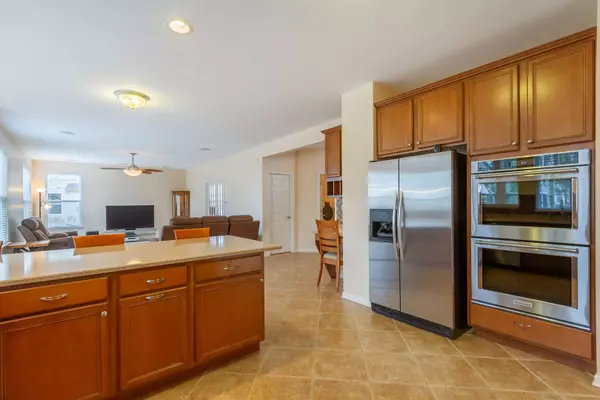 134 Primrose LN, Bartlett, IL 60103