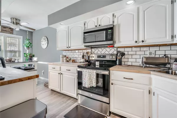 18 Spruce Ridge DR, Fishkill, NY 12524