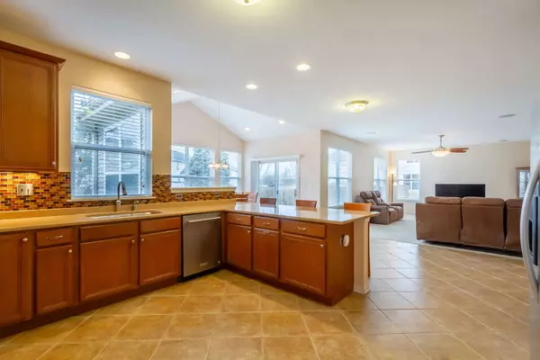 134 Primrose LN, Bartlett, IL 60103