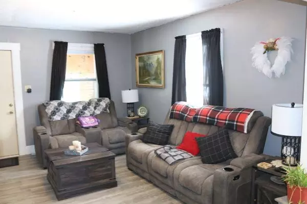 903 Avenue J, Sterling, IL 61081