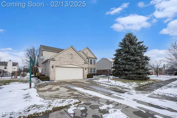 18039 CRYSTAL RIVER Drive, Macomb, MI 48042