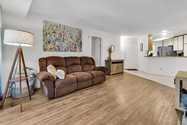 7247 Camino Degrazia #48, San Diego, CA 92111