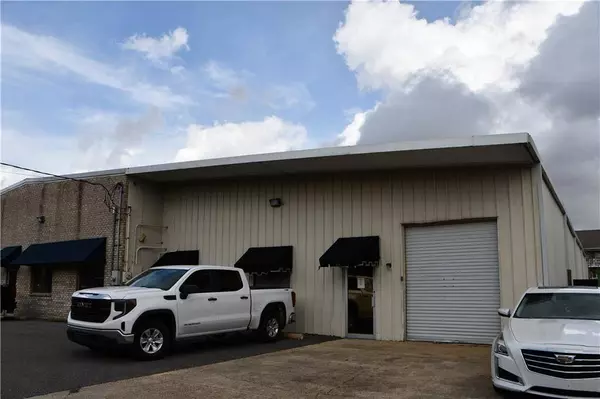 1047 Sledge DR, Mobile, AL 36606