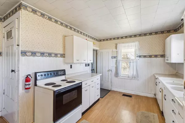 904 E Webb Street, Davis, IL 61019