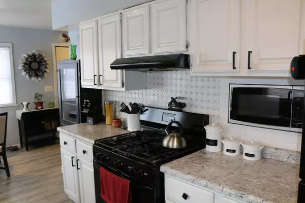 903 Avenue J, Sterling, IL 61081