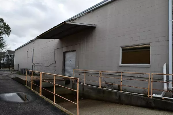 1047 Sledge DR, Mobile, AL 36606