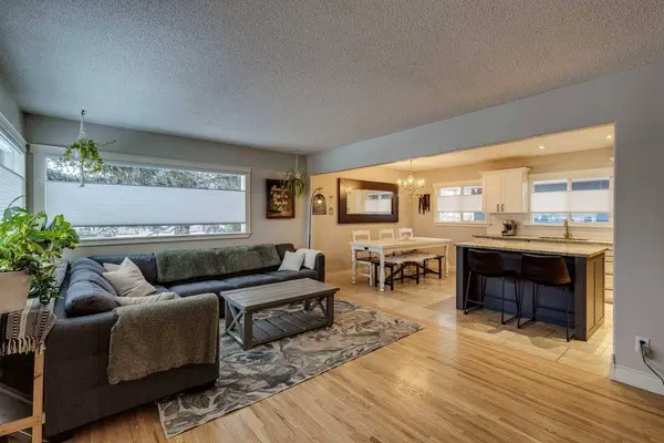 9803 Elbow DR SW, Calgary, AB T2V 1M4