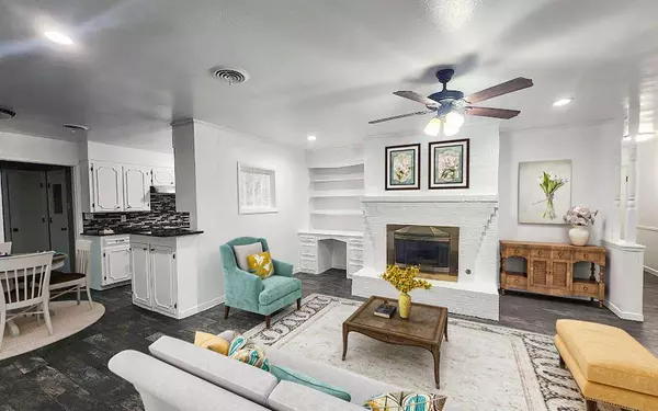 1911 College Street, Gainesville, TX 76240